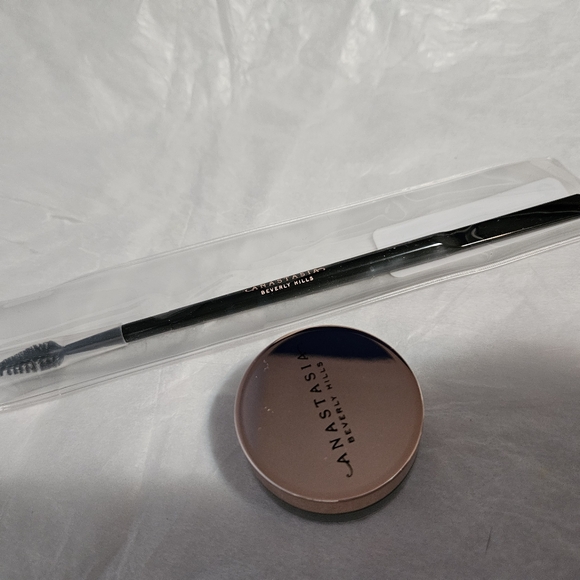 ABH brow freeze mini and full size spoolie - Picture 3 of 6